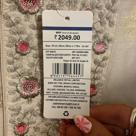 Fusion fancy floral embroidered kurta. NWT - Picture 6 of 8